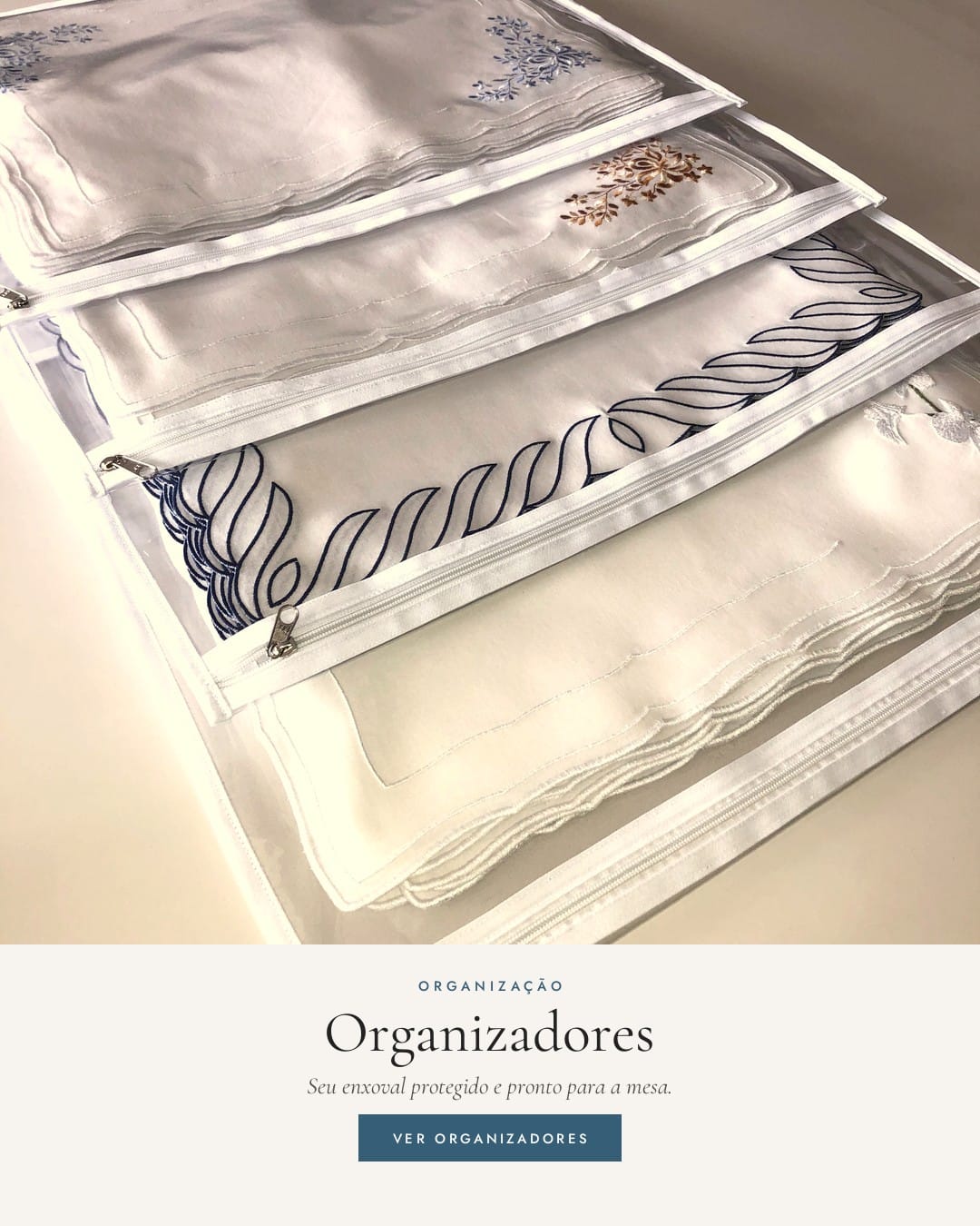 Organizadores FineLeaf com jogos americanos e guardanapos bordados guardados