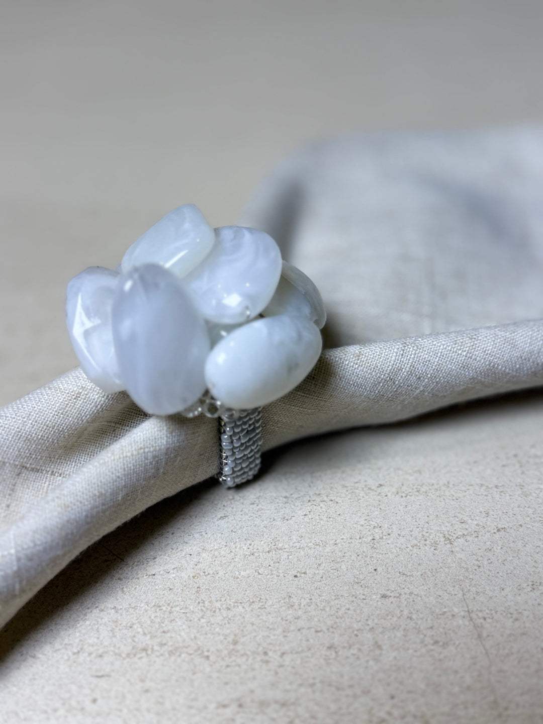 FineLeaf Porta Guardanapos Pedra do Mar  <br> KIM SEYBERT Branco  - kit com 4 unidades